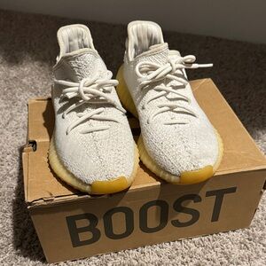 Yeezy Cream Boost 350 V2 Sneakers